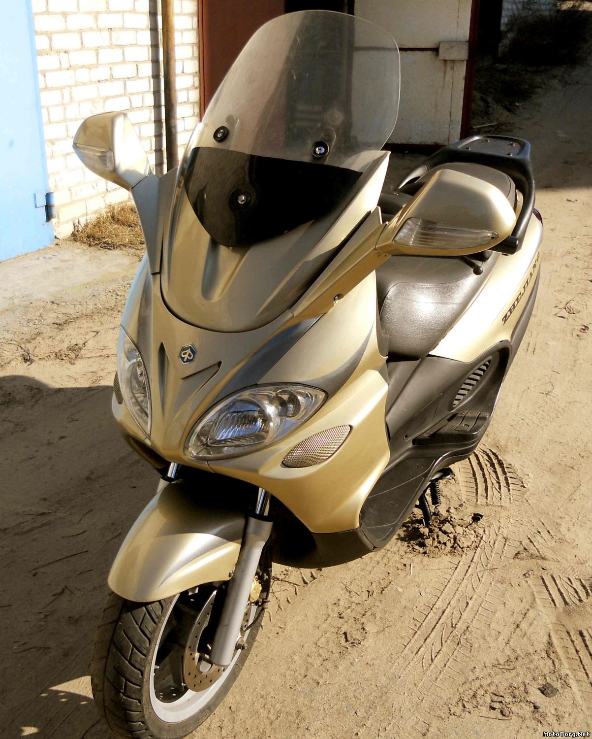 Piaggio 250