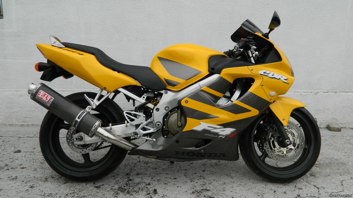 Honda CBR 600 f4 желтый