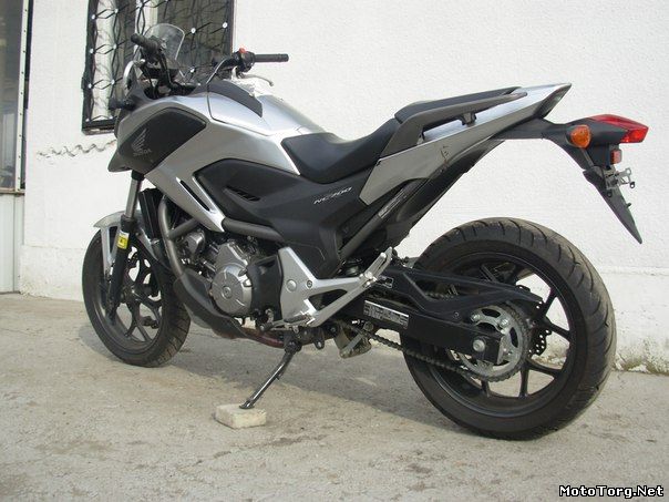 Нс 700 х. Хонда нс700х. НС 700. Хонда НС 700 С кофром GIVI Trekker. Хонда НС 700 шильда.